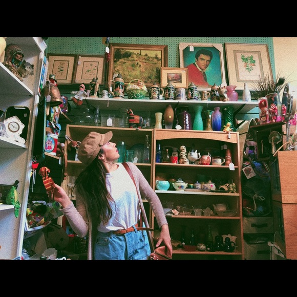 Meet your Posher, Danielle - Picture 2 of 2